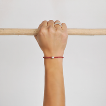 Carica l'immagine nel visualizzatore di Gallery, Braccialetto macramè | Bulesina Rosso