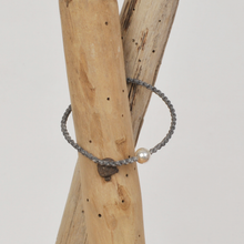 Carica l'immagine nel visualizzatore di Gallery, Braccialetto macramè | Bulesina Grafite