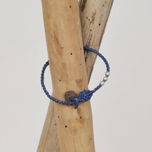 Carica l'immagine nel visualizzatore di Gallery, Braccialetto macramè | PÉS blu